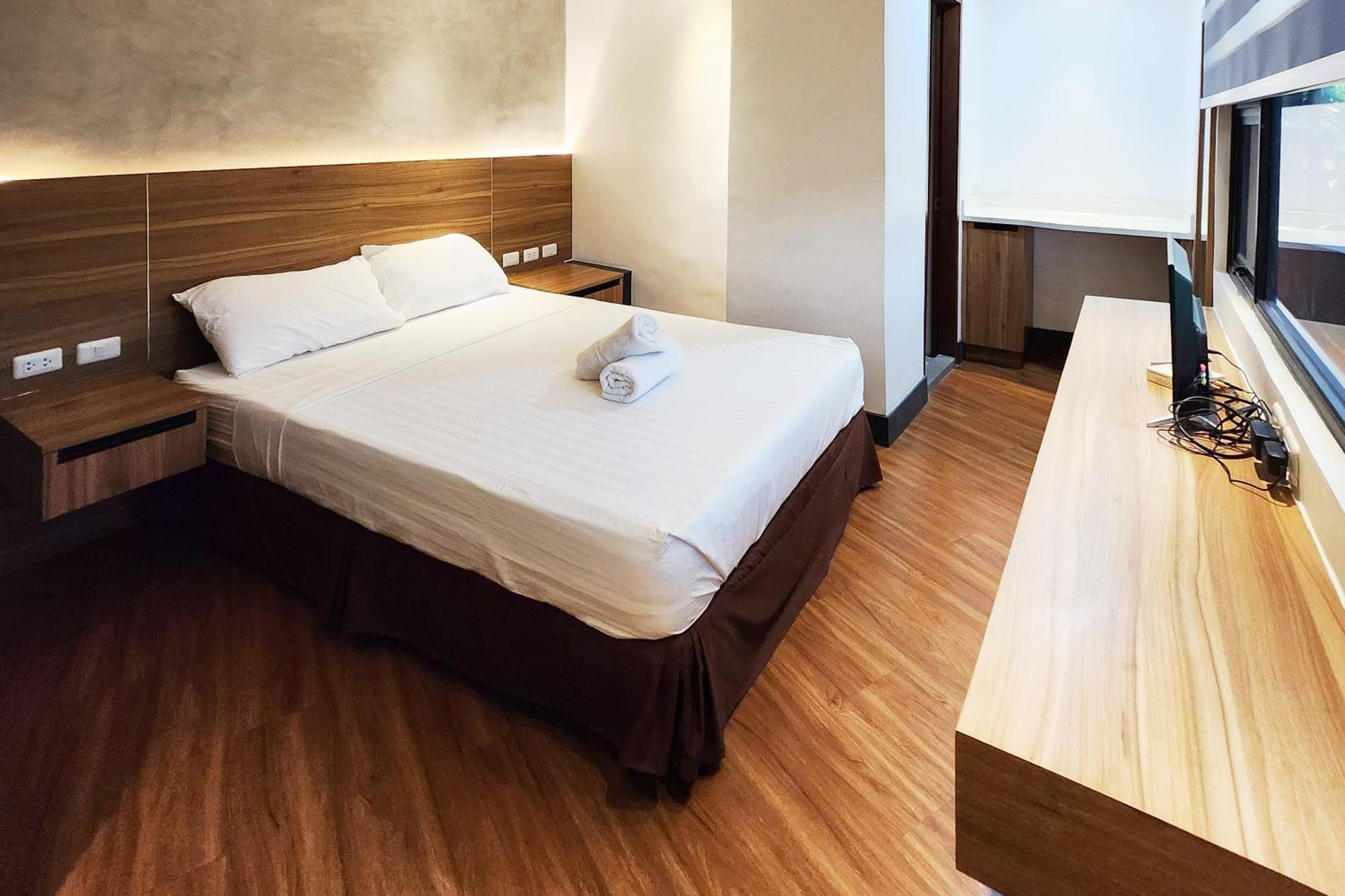 Boulevard Pension Hotel سيبو المظهر الخارجي الصورة