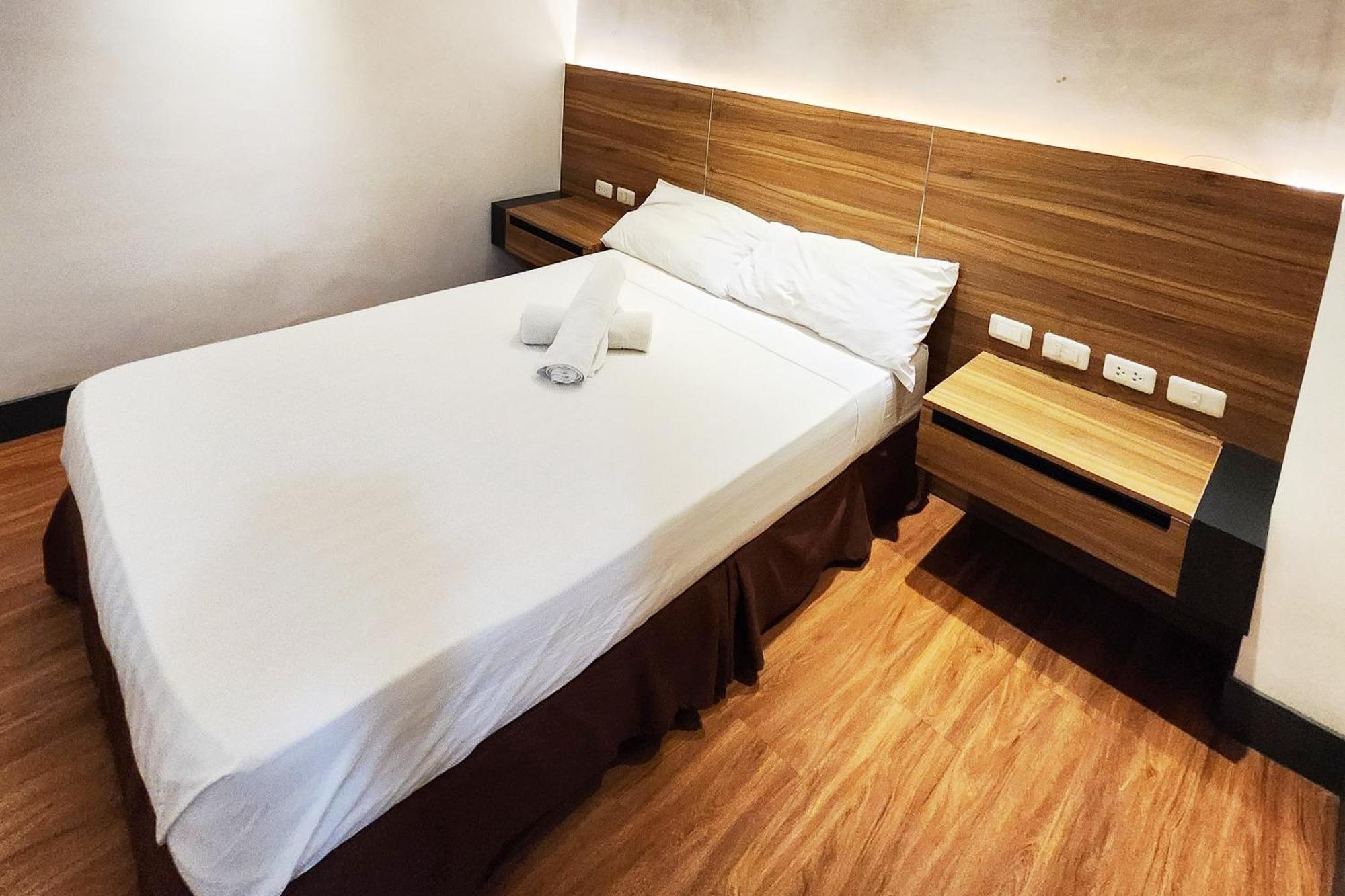 Boulevard Pension Hotel سيبو المظهر الخارجي الصورة