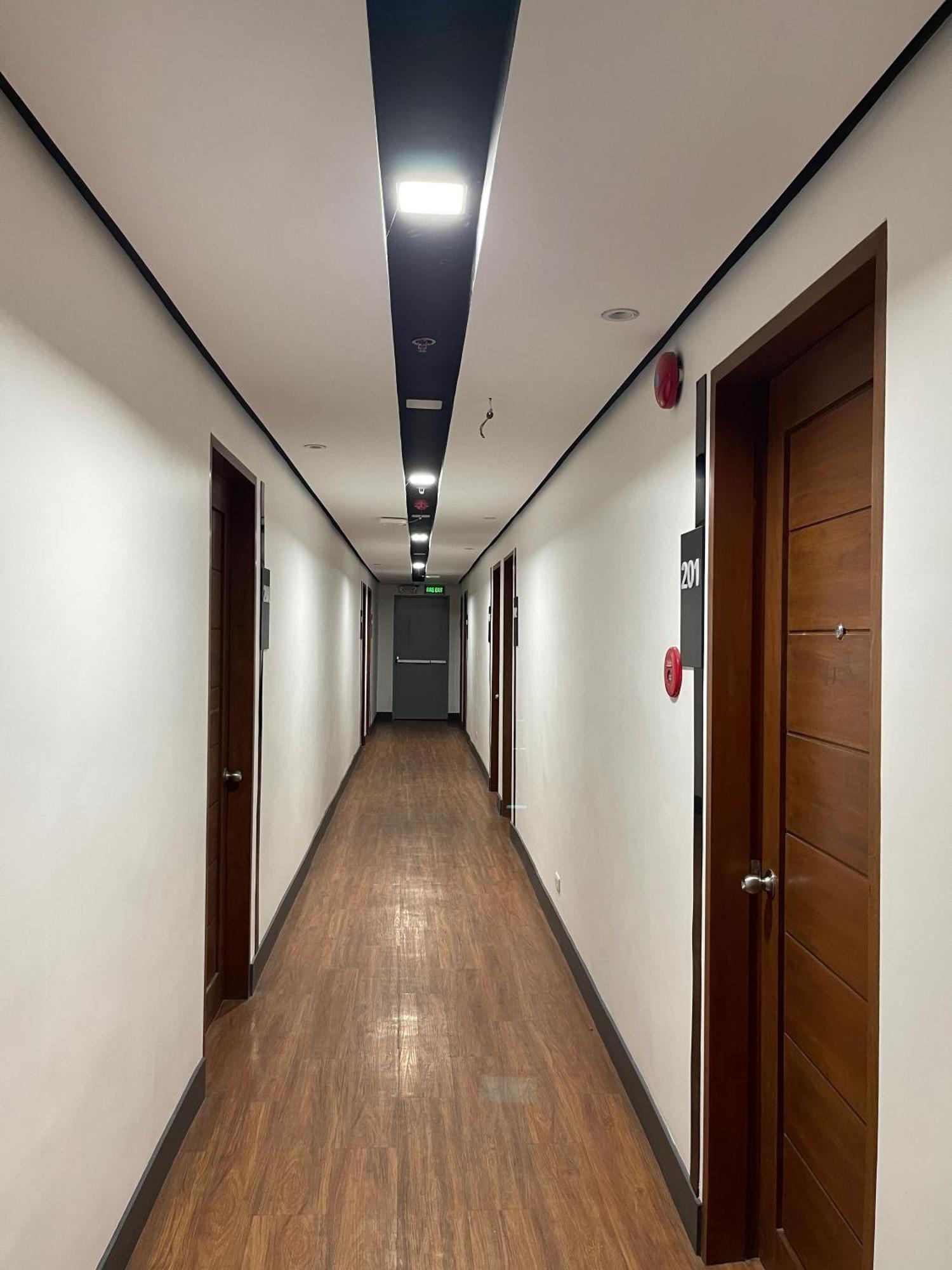 Boulevard Pension Hotel سيبو المظهر الخارجي الصورة